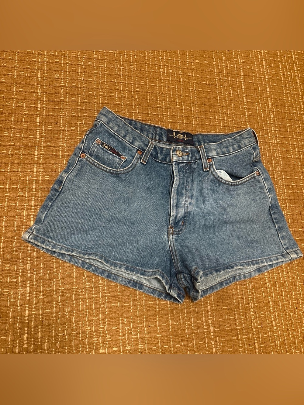 lei Vintage-Style Medium Blue Denim Shorts